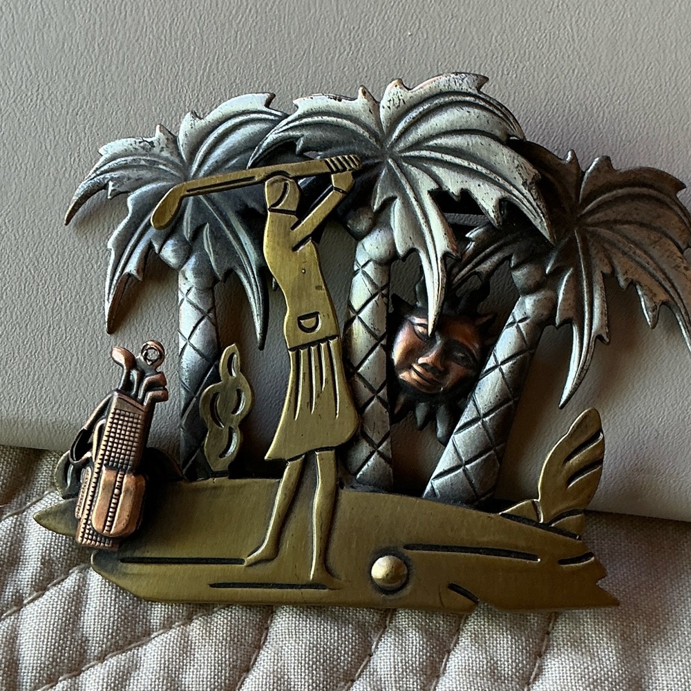Vintage Palm Tree Golf Scene Brooch